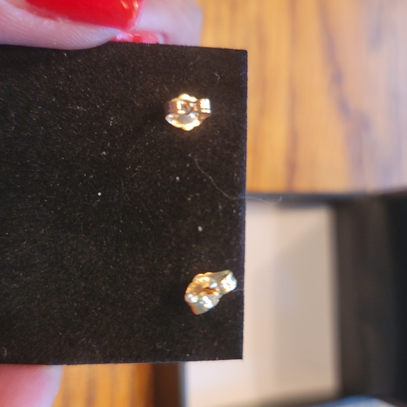 NWT 10MM Mystic 14KT Gold Square Earrings - Picture 3 of 6